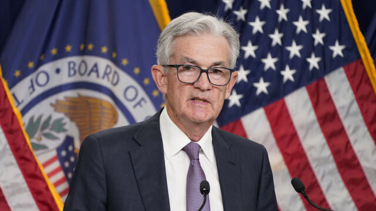 Fed Başkanı Powell’dan faiz indirimi sinyali: İşgücü piyasasında risk artıyor