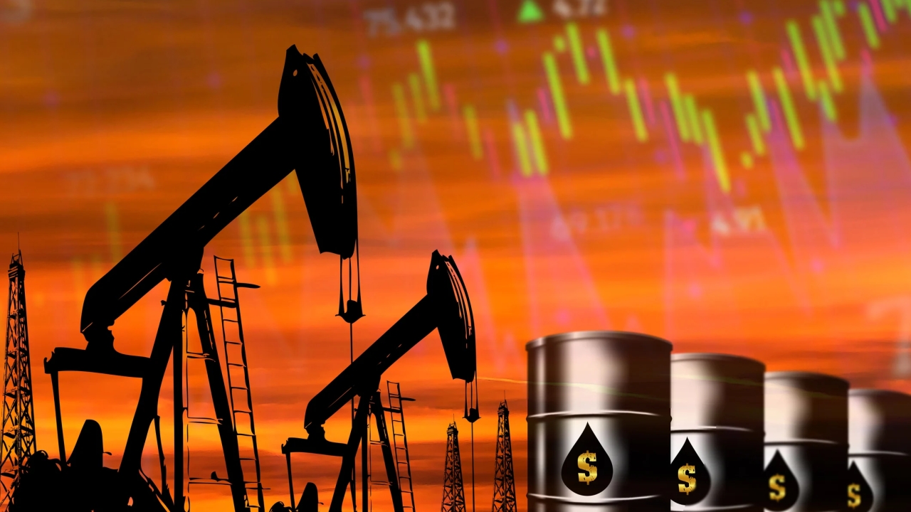 Küresel Petrol Talebi Ağustosta Zirve Yaptı, Yıl Sonunda Gerileme Bekleniyor